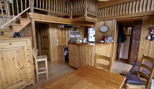 Chalet (10 Adults)