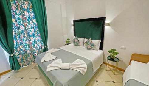 Quadruple Room with Private Bathroom