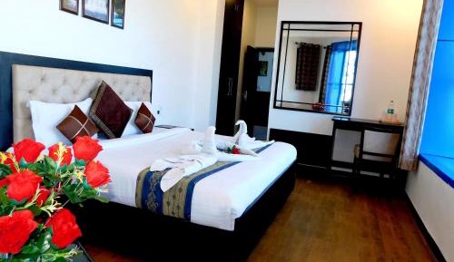 King Room with Mountain View