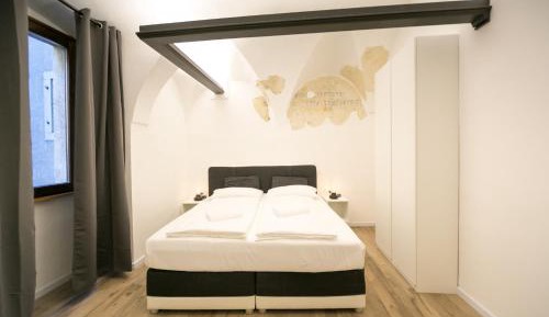 Deluxe Apartment with Fireplace