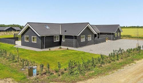 Ten-Bedroom Holiday Home