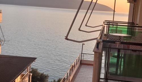 Deluxe Double Room with Balcony and Sea View