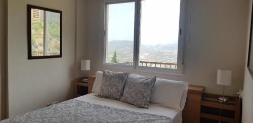 Apartment with Mountain View