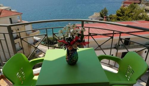 One-Bedroom Apartment with Sea View