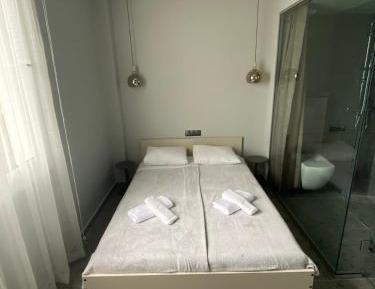 Standard Double Room with Shared Bathroom