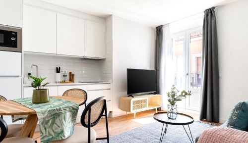 One-Bedroom Apartment with Balcony