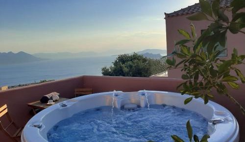 Villa with Hot Tub
