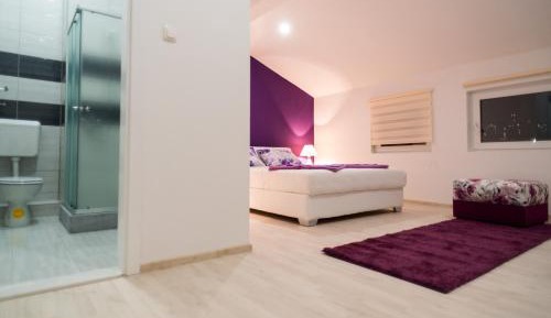 Double Room (1 Adult + 1 Child)