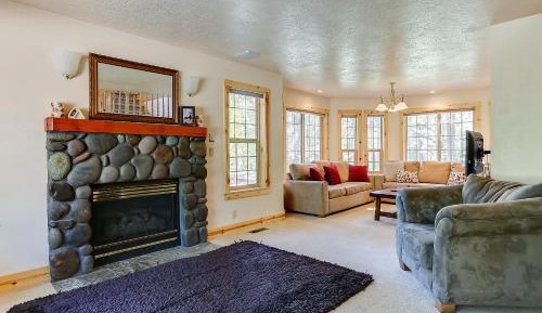 Four-Bedroom Holiday Home