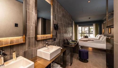 Quadruple Room with View