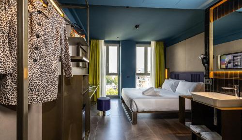 Double Room with View