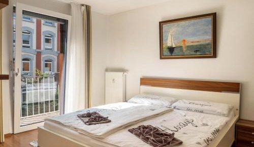 Superior One-Bedroom Apartment with Balcony