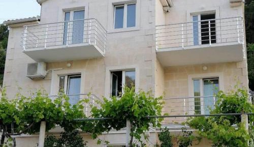 One Bedroom Apartment