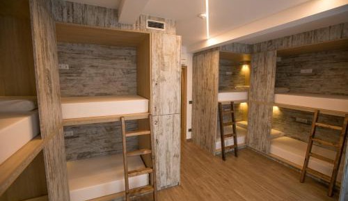 Bed in 8-Bed Mixed Dormitory Room