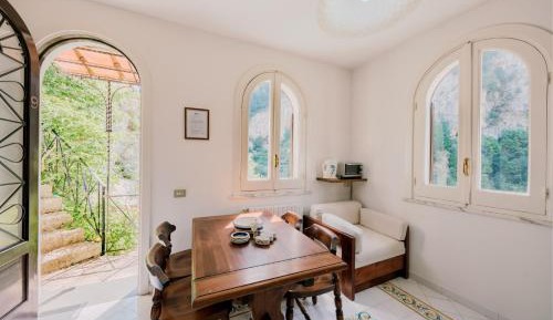 Apartment with Mountain View and Terrace