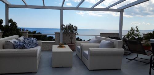 One-Bedroom Apartment with Balcony and Sea View