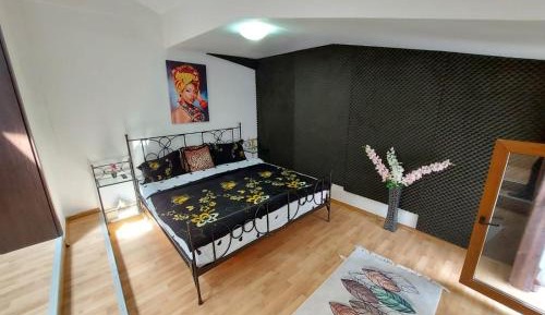 Deluxe King Studio