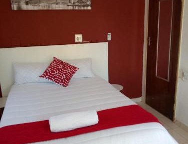 Deluxe Double Room (2 Adults + 1 Child)