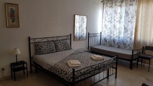 Standard Double Room with Shared Bathroom
