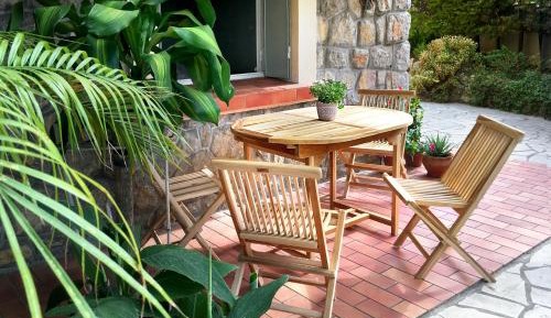 Apartment with Garden View