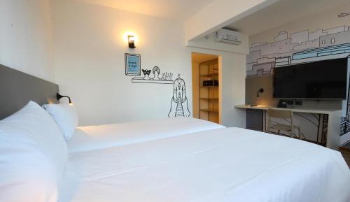 Standard Twin Room