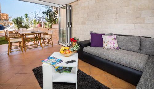 Studio with Terrace