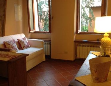 Apartment with Garden View
