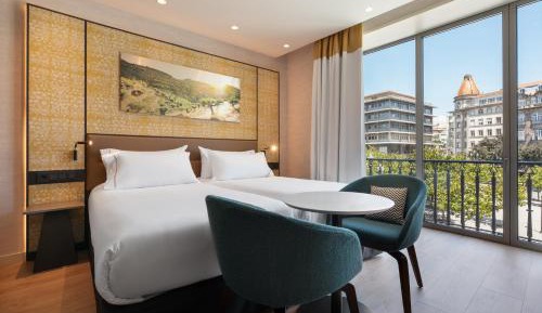 Deluxe Double Room with Balcony and  Aliados View
