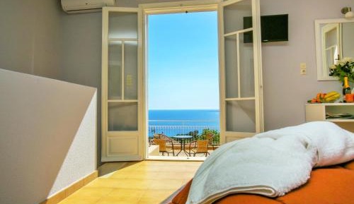 One Bedroom Apartment Split Level with Sea View