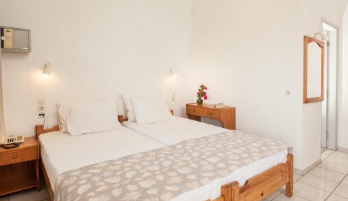 Studio (3 Adults)