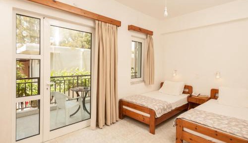 Studio (2 Adults)