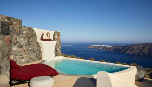  Vinsanto Honeymoon Villa with Private Heated Pool and Caldera View