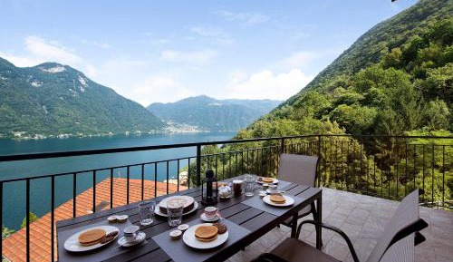 Superior One-Bedroom Apartment with Balcony