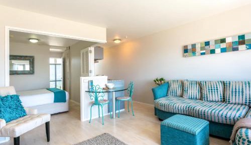 Studio Apartment with Sea View