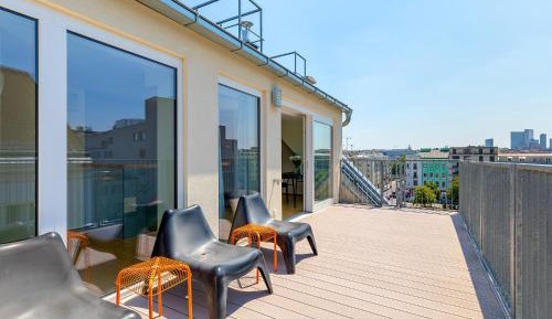 XL 1 Bedroom Apartment with Terrace, Sofa Bed & Extra Double Bed - Duplex