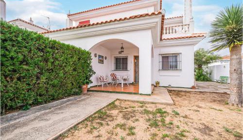 Three-Bedroom Holiday Home 