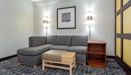 Queen Room with Two Queen Beds and Sofa Bed - High Floor