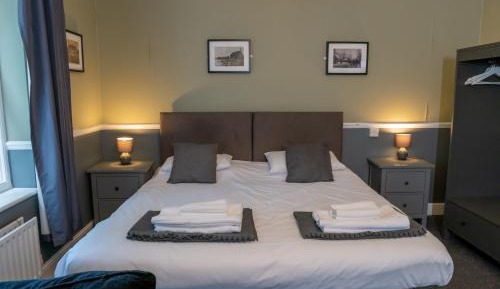 Double Room with Private Bathroom