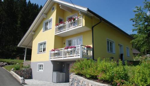 One-Bedroom Apartment with Balcony