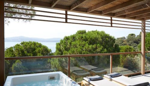 Junior Suite Hot Tub | Nest Infinity Rooms & Suites