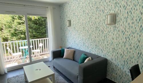 Apartment with Mountain View