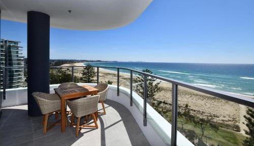 1 Bedroom Oceanfront High Apartment