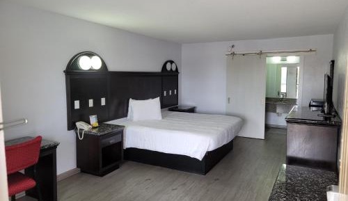 King Room - Non-Smoking