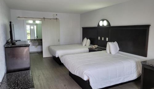 Queen Room with Two Queen Beds - Non-Smoking