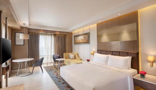 Junior Suite with Airport Transfers 