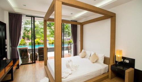 Deluxe Double or Twin Room with Pool Access
