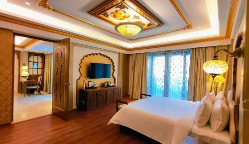 Executive Palace Suite Ground Floor Pool Facing