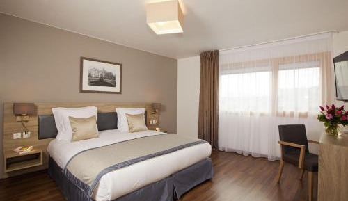One-Bedroom Apartment (4 Adults)