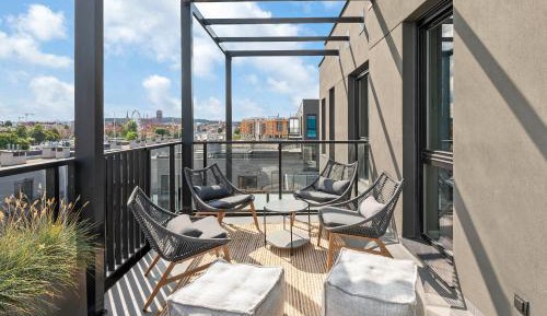 Studio with Terrace
