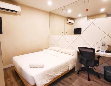 Superior Queen Room (No Window)